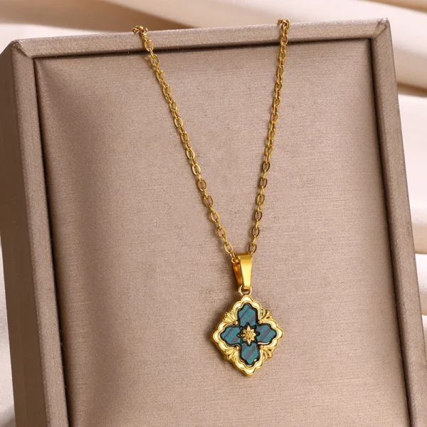 Collier Trefle Pendentif Vert Or 2