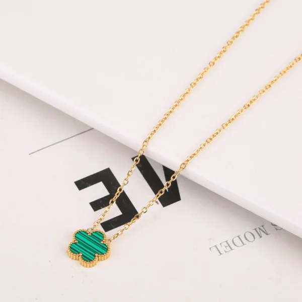 Collier trèfle vert et or