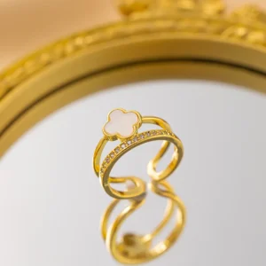 Bague trèfle blanc double avec cristaux or