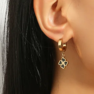 Boucles d'oreilles trèfle à 4 feuilles noir et or créoles