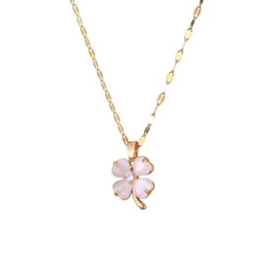 Collier en forme de trèfle à 4 feuilles blanc