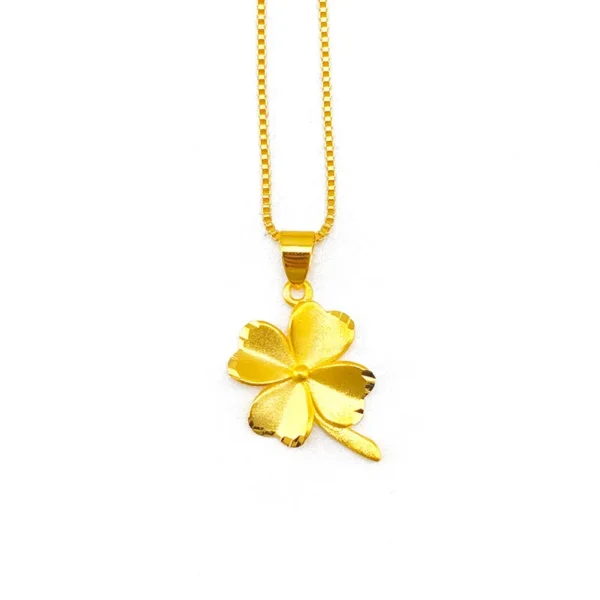Collier en forme de trèfle à 4 feuilles or