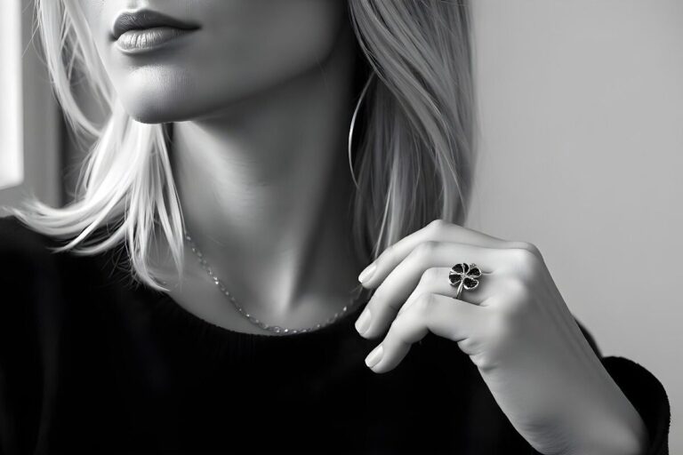 Comment bien associer ses bijoux trèfle ?