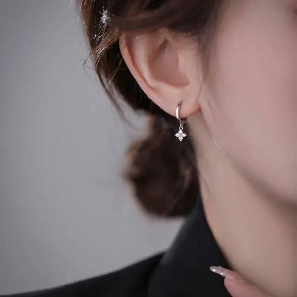 Boucles d'oreilles trèfle 4 feuilles pendants argentés