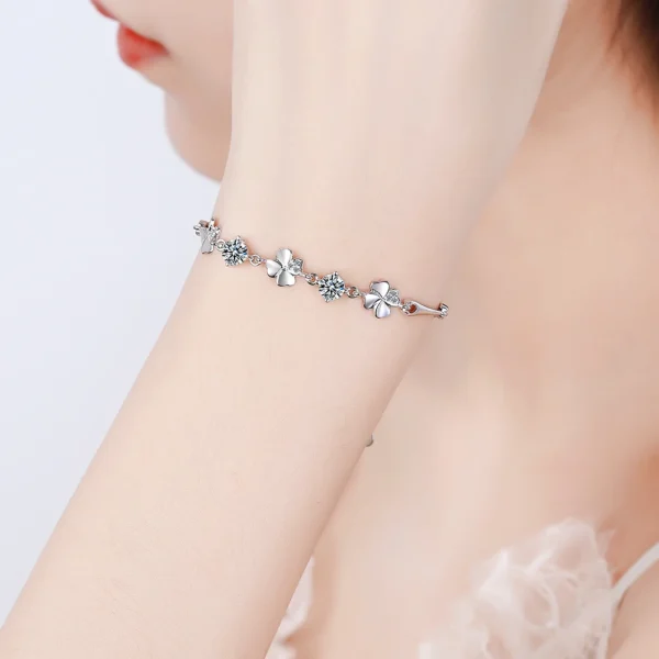 Bracelet argent avec 3 trèfles et cristaux
