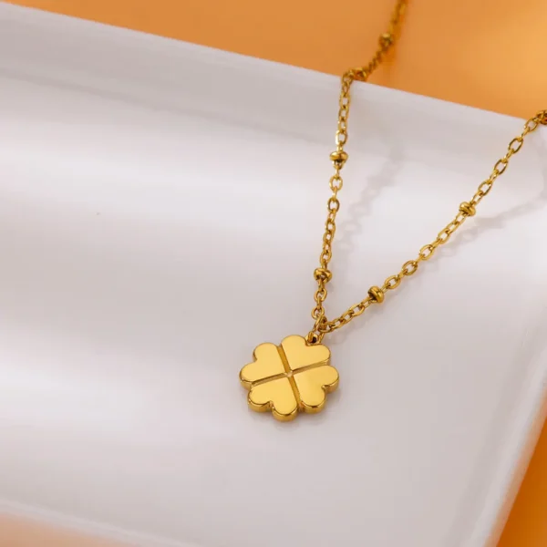 Collier trèfle 4 feuilles dorées fantaisie