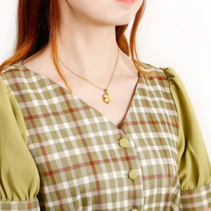 Collier trèfle 4 feuilles plein doré