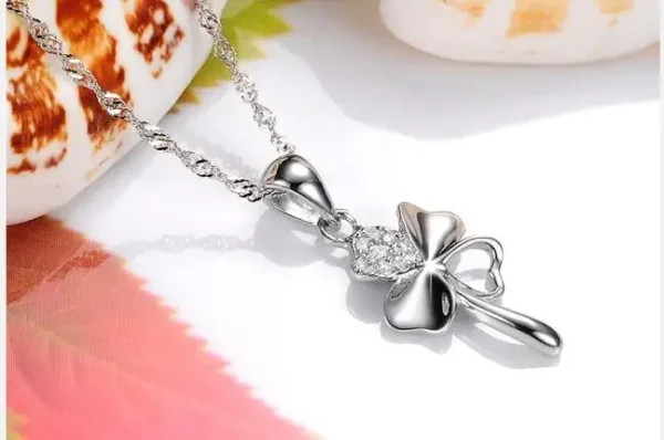 Collier trèfle argent 4 feuilles vide/cristaux