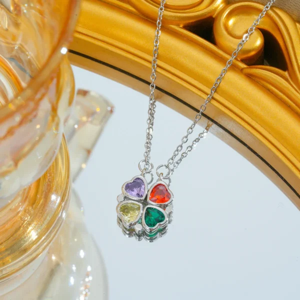 Collier trèfle argenté à feuilles multicolores