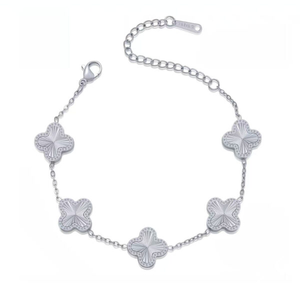 Bracelet trèfle à 4 feuilles classique doré