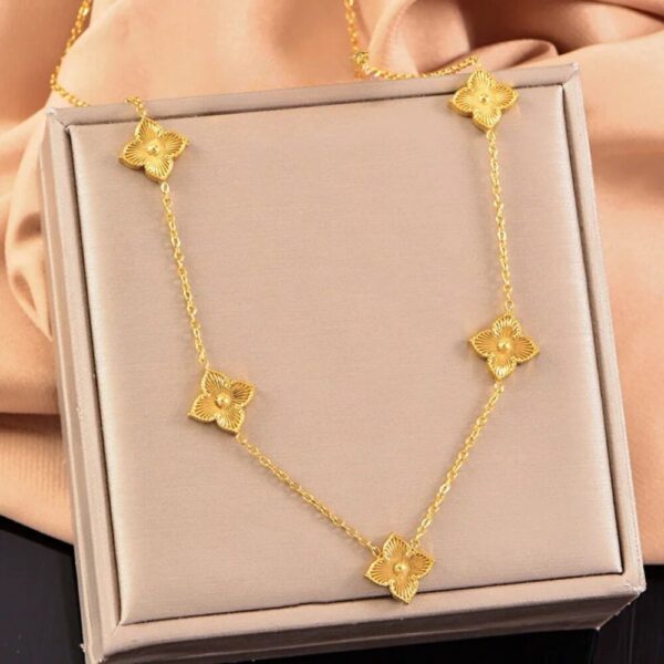 Collier trèfle à 4 feuilles doré fin